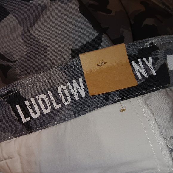 DKNY Jeans Ludlow Skinny Cargo Grey Camo Size 2 NWT - Picture 8 of 10